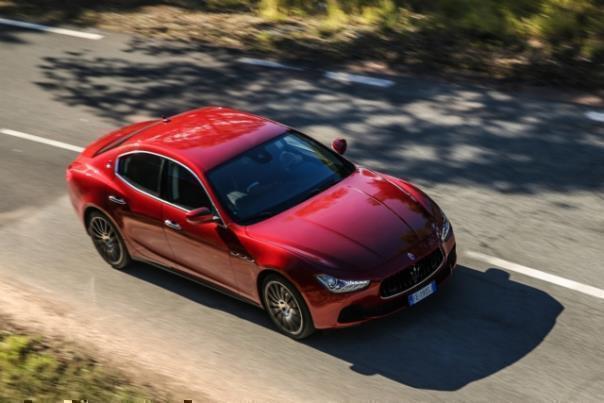 Maserati Ghibli SQ4 mit Sportpaket: Für 2017 mehr Assistenzsysteme. Foto: FCA/dpp